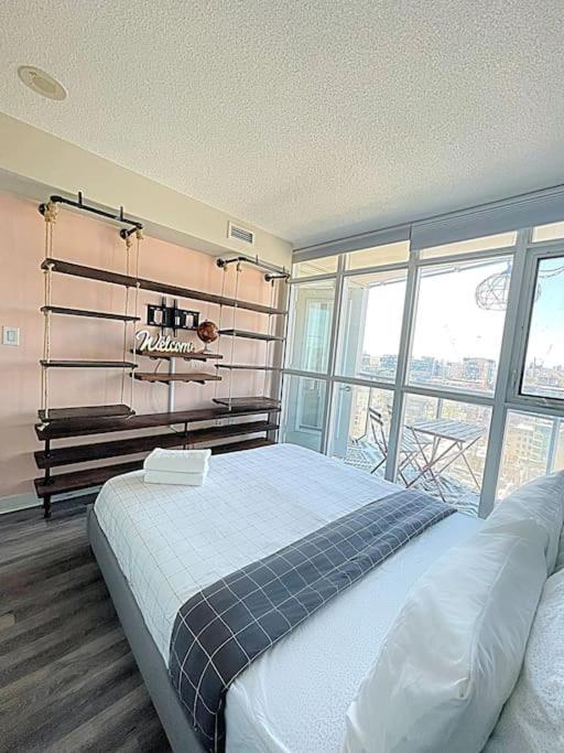 Upscale Downtown Toronto Condos By Cn Tower Esterno foto